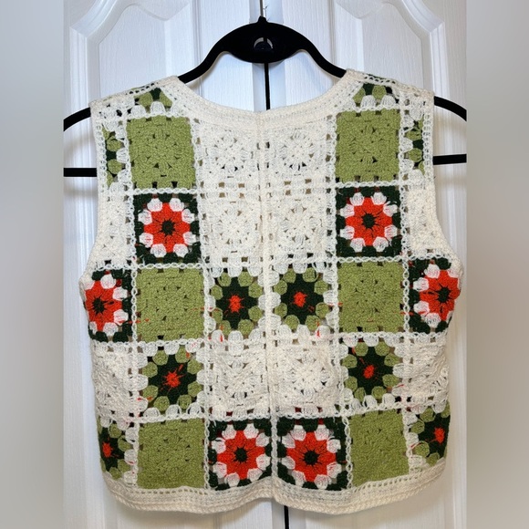 Country Style Vests Sleeveless Floral Crochet Patchwork in Green and Cream Small - Picture 3 of 10